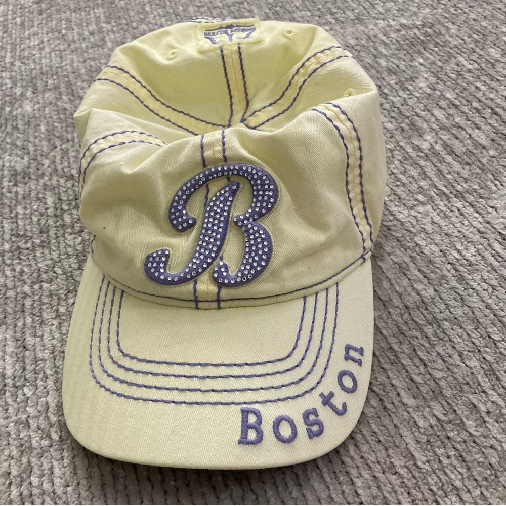 Robin Ruth Boston‎ Cap Yellow Purple B Crystal Logo Hat Adjustable